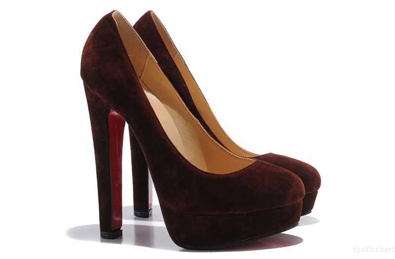 christian louboutin studded pumps pas cher enstock cheap chaussures christian louboutin pas cher envente